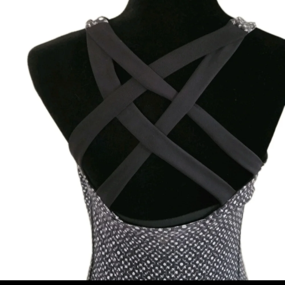 Lululemon Womens Black And White Geometric Print Strappy Back Enhearten Tank 8